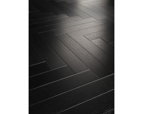 Pose de parquet en motif à chevrons