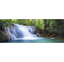 Wasserfall in einem Wald