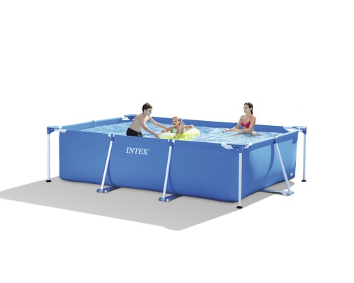 Rechteckiger Pool mit Stahlrahmen und spielenden Personen