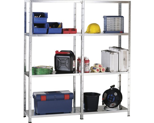 Étagère avec outils et accessoires