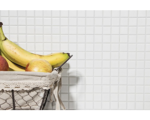 Carrelage mural avec panier de fruits