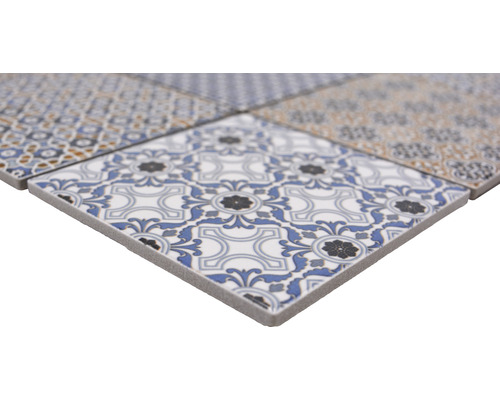 Gros plan de carreaux de sol en céramique à motifs