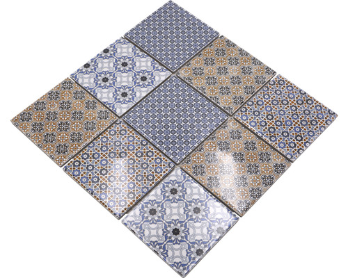 Carreaux carrés avec différents motifs