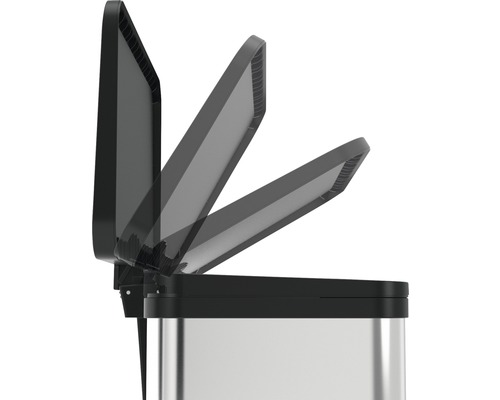 Poubelle à pédale avec couvercle ouvert