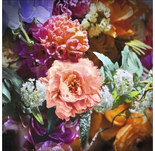 Blumenarrangement mit Rosen und anderen Blüten