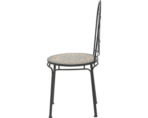 Chaise de jardin avec motif mosaïque sur l''assise.