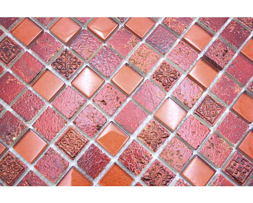 Carreaux de mosaïque avec des éléments carrés et différentes surfaces