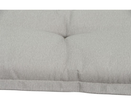 Detailansicht eines grauen Sitzkissens