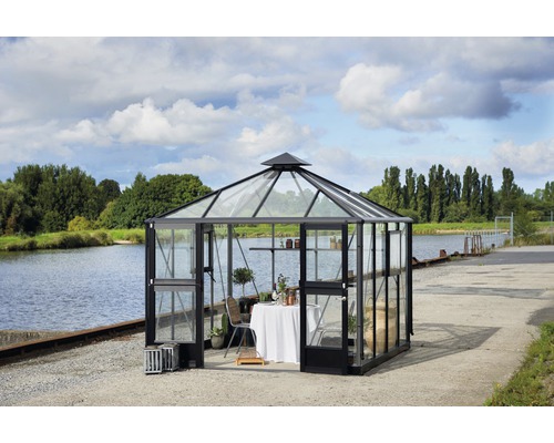 Serre Juliana Oasis en verre de sécurité 3 mm 296 x 296 cm anthracite noir Serre avec table et chaises au bord de l''eau