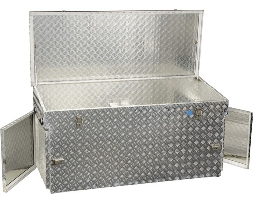 Geöffnete Werkzeugkiste aus Aluminium mit Riffelblechmuster