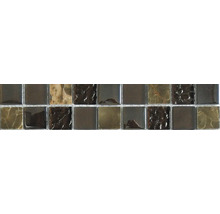 Mosaikfliese mit quadratischen Steinen