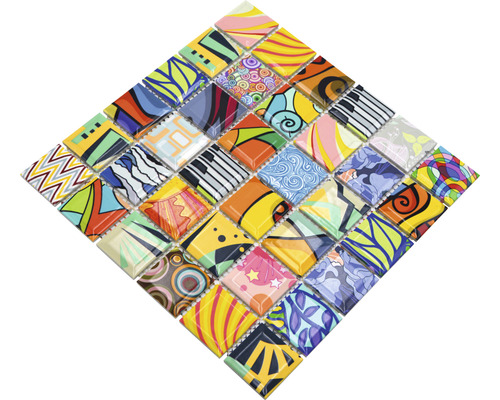 Mosaikfliesen mit unterschiedlichen Mustern