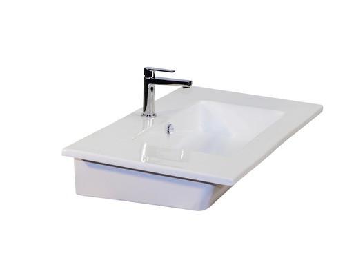 Keramikwaschtisch mit Armatur