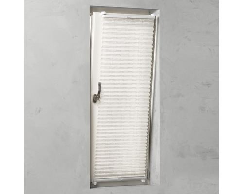 Plissee im Fensterrahmen