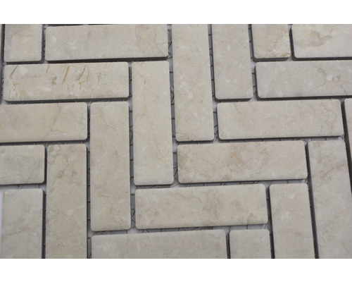 Mosaikfliesen aus Marmor in Fischgrätmuster