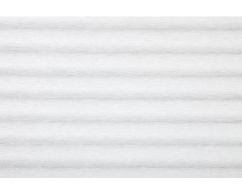 Nahaufnahme einer weißen, gefalteten Jalousie