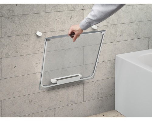 Klappbare Badewannenabtrennung aus Glas mit Wandhalterung