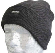 Strickmütze mit Thinsulate Isolation auf einem Kopfmodell