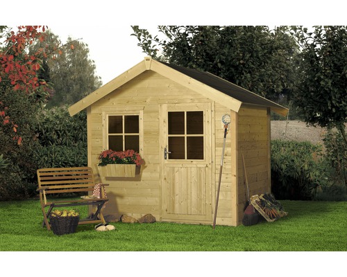 Garten Szene mit Holzgartenhaus, Bank und Gartengeräten