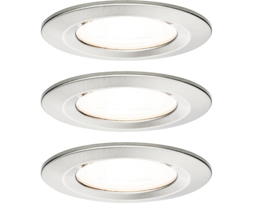 Trois spots encastrables ronds en métal avec lumière