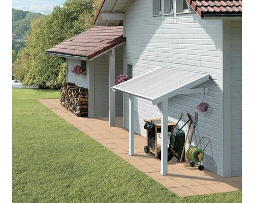Schleppdach Grosfillex für Kunststoffgerätehaus, 119x222x188 cm grau-weiss Überdachte Terrasse mit Grill und Gartengeräten an einem Haus