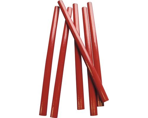 Plusieurs rondins en bois rouges