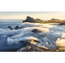 Montagnes et paysage nuageux