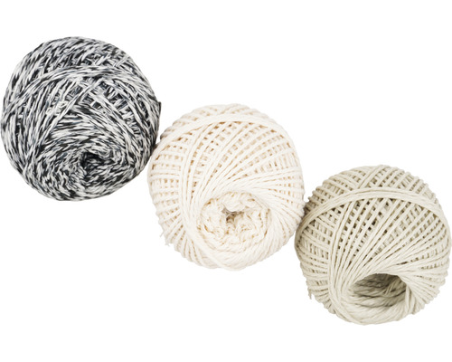 Drei Knäuel Paketschnur
