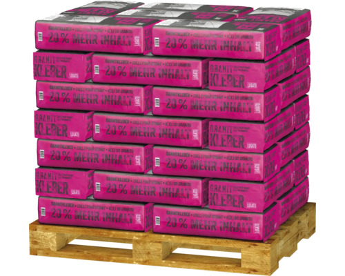 Palette mit Säcken Granitkleber mit der Aufschrift 20 Prozent mehr Inhalt