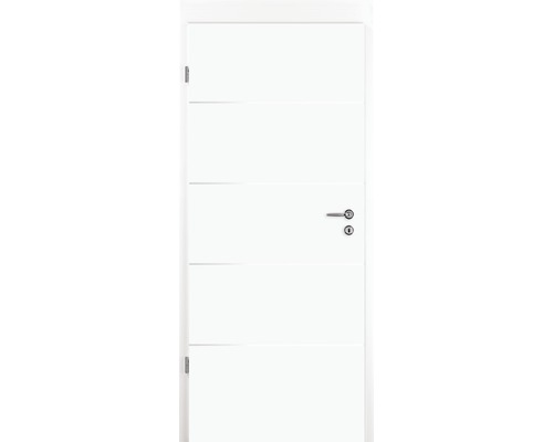 Weisse Innentür mit horizontalen Fräsungen und Edelstahlbeschlägen