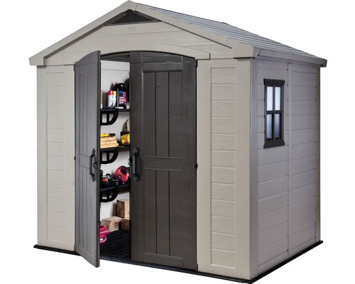 Gartenschuppen mit geöffneter Tür, Regal und Fenster