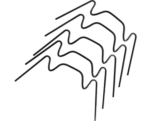 Plusieurs arceaux de couche en métal pour la couverture des plantes