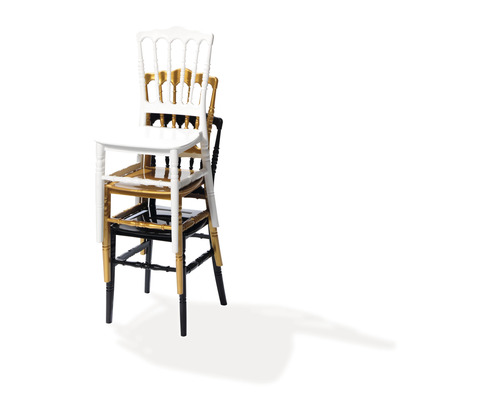 Pile de chaises pour une utilisation en intérieur