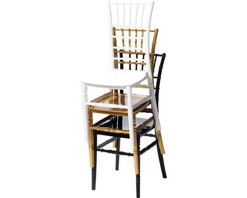 Chaises empilables en plastique