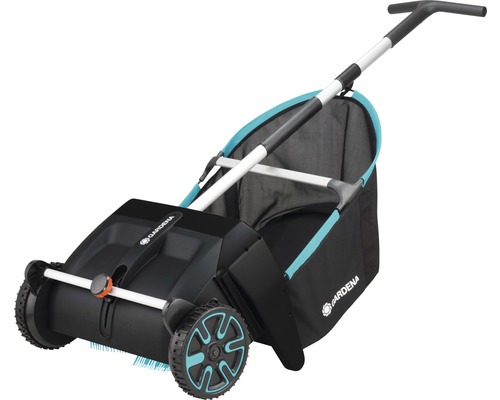 Balayeuse Gardena pour nettoyer les déchets de jardin et les feuilles