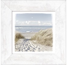 Gerahmtes Bild einer Strandlandschaft mit Dünen