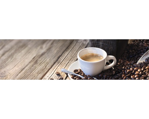 Crédence de cuisine mySpotti Splash grains de café 2200 x 600 mm SP-F1-1410 Tasse de café avec des grains de café sur une table en bois