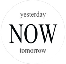 Motiv mit den Wörtern Yesterday, Now und Tomorrow