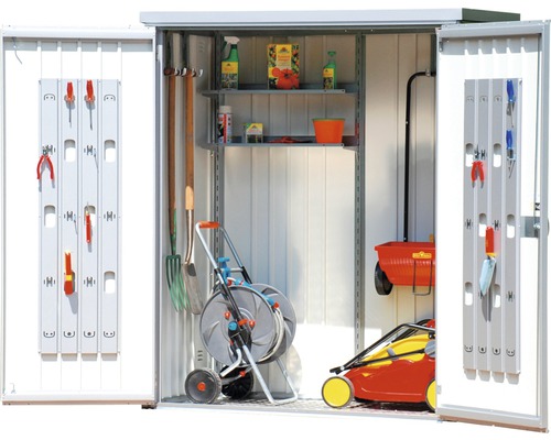 Abri de jardin ouvert avec outils de jardin et étagères