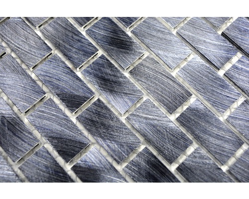 Mosaikfliesen im Fischgrätmuster