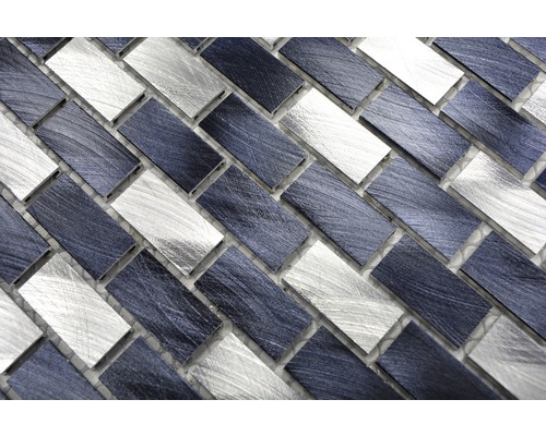 Mosaikfliesen im Fischgrätenmuster