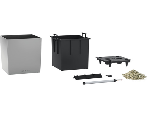 Komponenten eines Pflanzgefäßes, inklusive Einsatz, Trennboden, Füllmaterial und Wasserstandsanzeiger