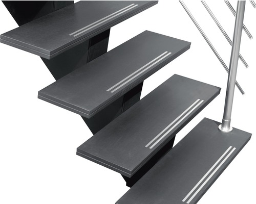 Escalier avec rampe en acier et marches