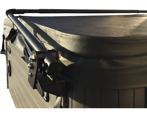 Couverture avec lève-couverture pour un jacuzzi