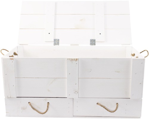 Geöffnete, weisse Spielzeugkiste aus Holz mit Seilgriffen