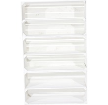 Drei weisse Holzkisten gestapelt