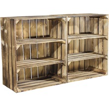 Regal bestehend aus zwei Holzkisten mit Regalböden