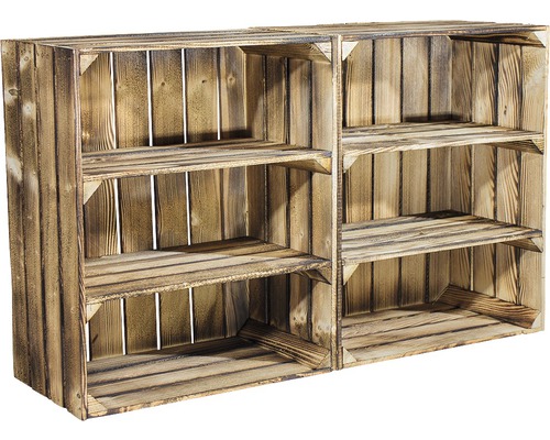Regal bestehend aus zwei Holzkisten mit Regalböden