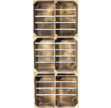 Stapel aus drei Holzregalkisten