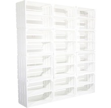 Regal aus mehreren weißen Holzkisten